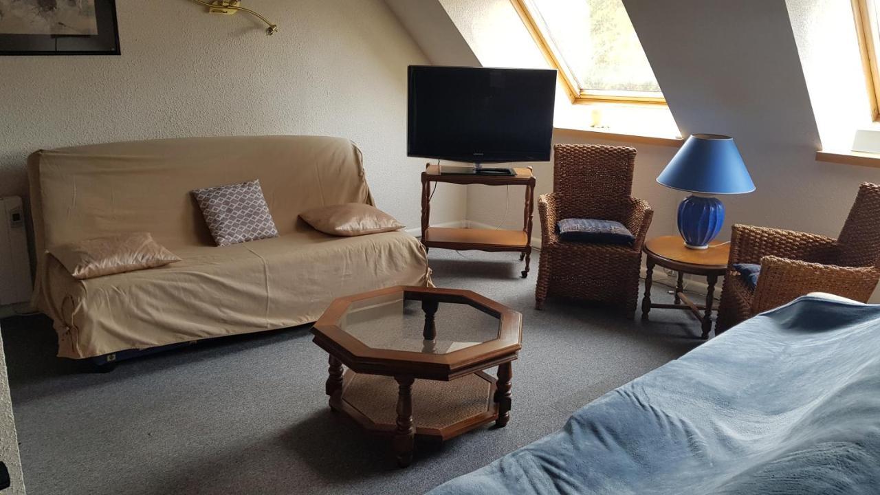 Hebergement-Luxeuil-Les-Bains Exteriör bild